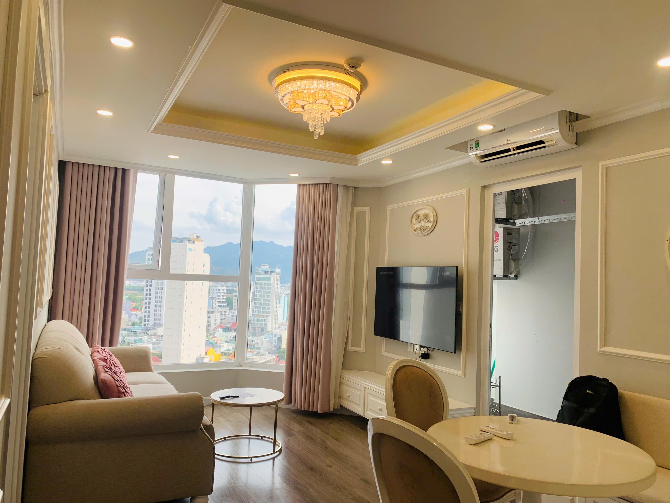Cho thuê căn hộ 2PN tầng cao, đầy đủ nội thất. HUD Building Nha Trang